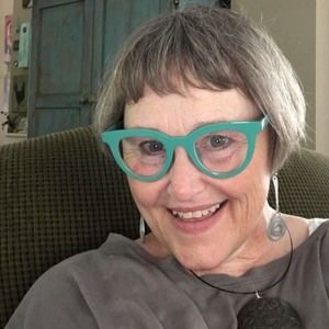 Meet your Posher, Lorraine